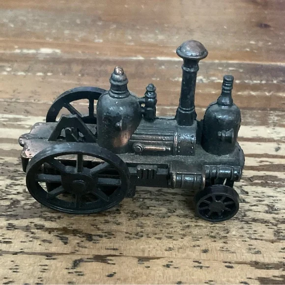 VINTAGE ANTIQUE FINISH DIE CAST METAL HODGE STEAMER STEAM PENCIL SHARPENER - Picture 1 of 8